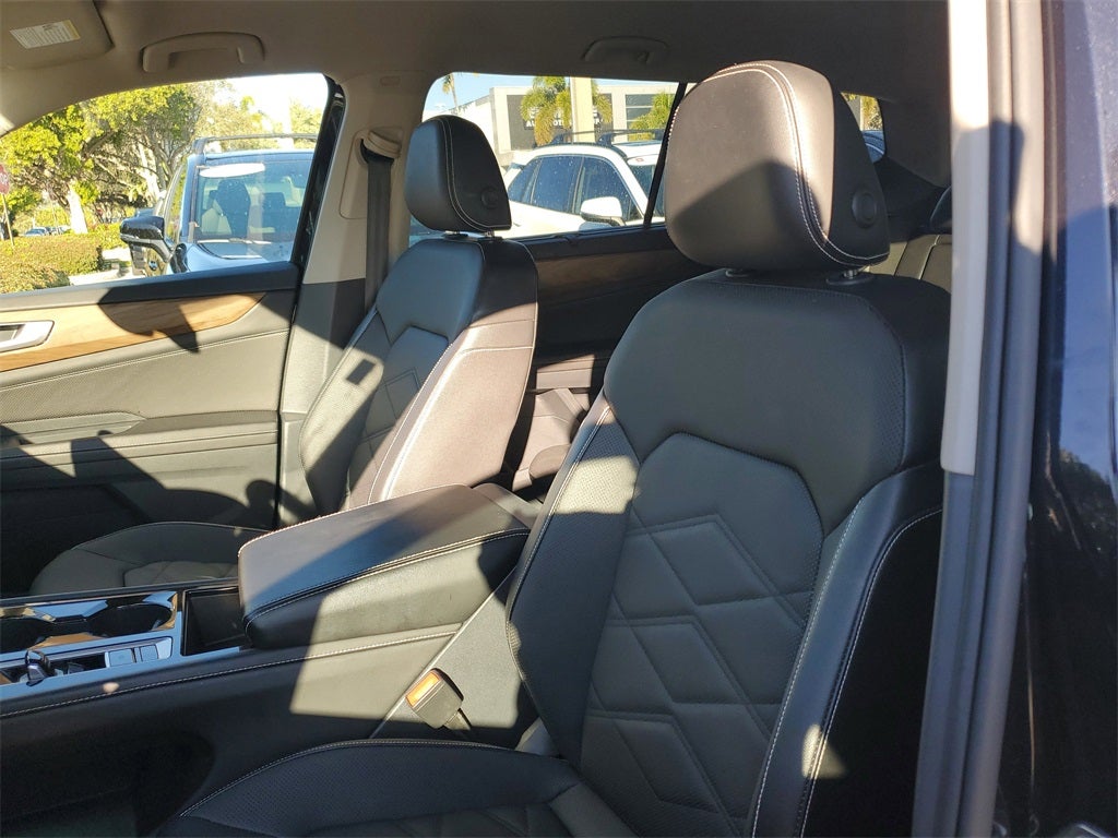 2025 Volkswagen Atlas 2.0T SE w/Technology