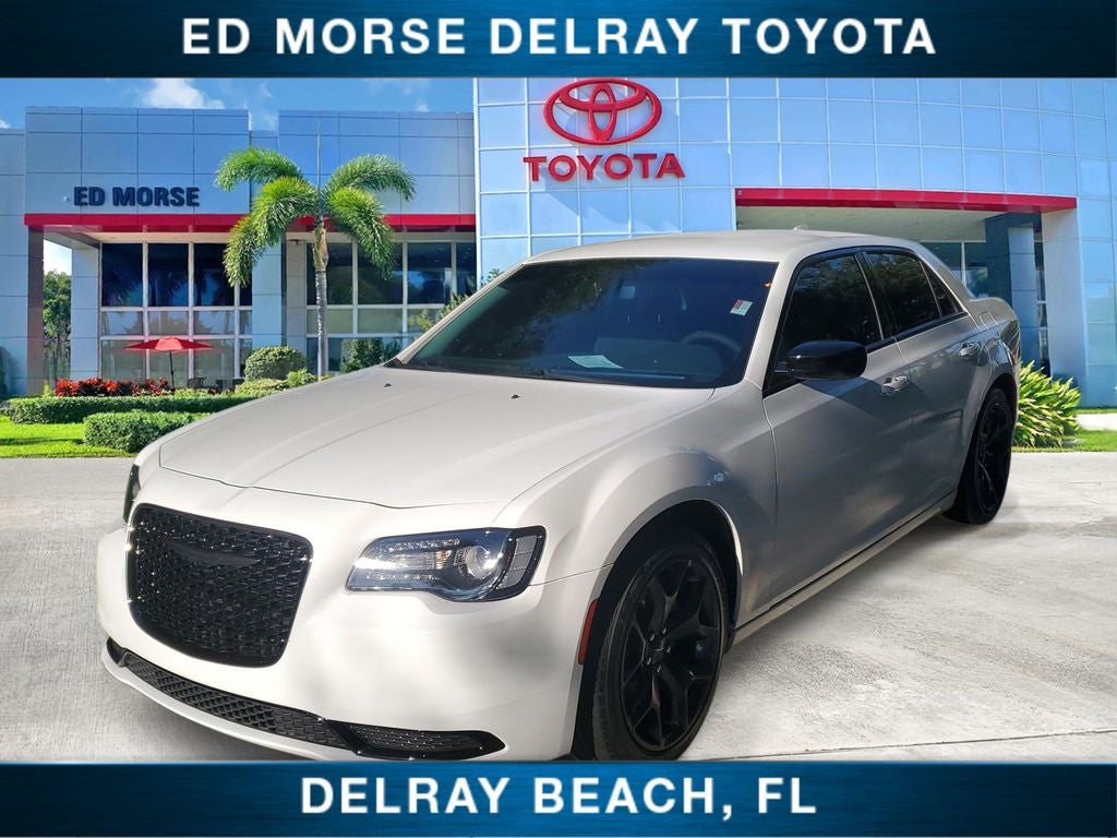 2023 Chrysler 300 Touring