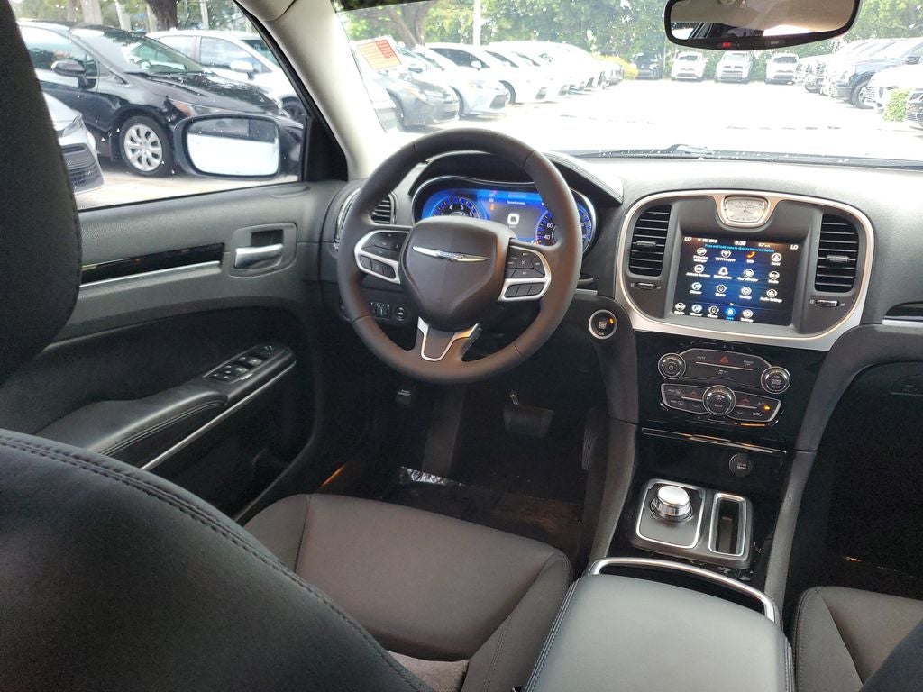 2023 Chrysler 300 Touring