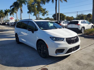 2025 Chrysler Pacifica Limited