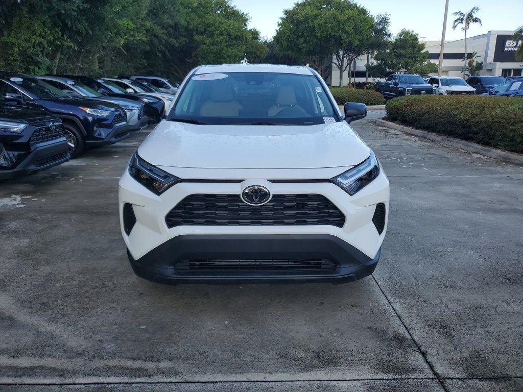 2024 Toyota RAV4 LE