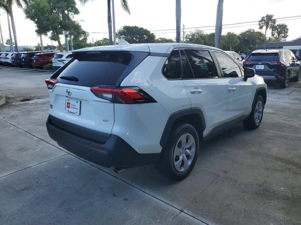 2024 Toyota RAV4 LE
