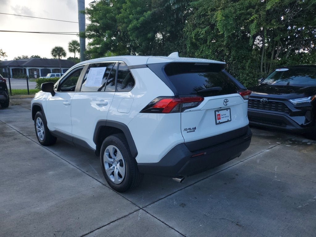 2024 Toyota RAV4 LE