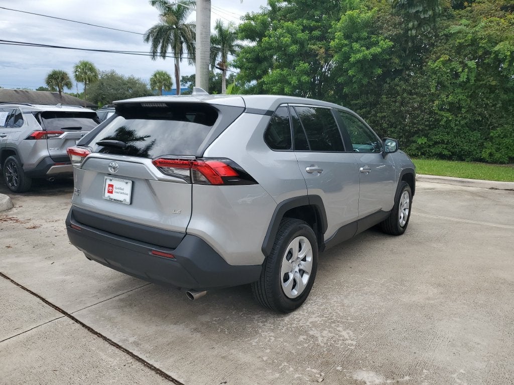 2024 Toyota RAV4 LE