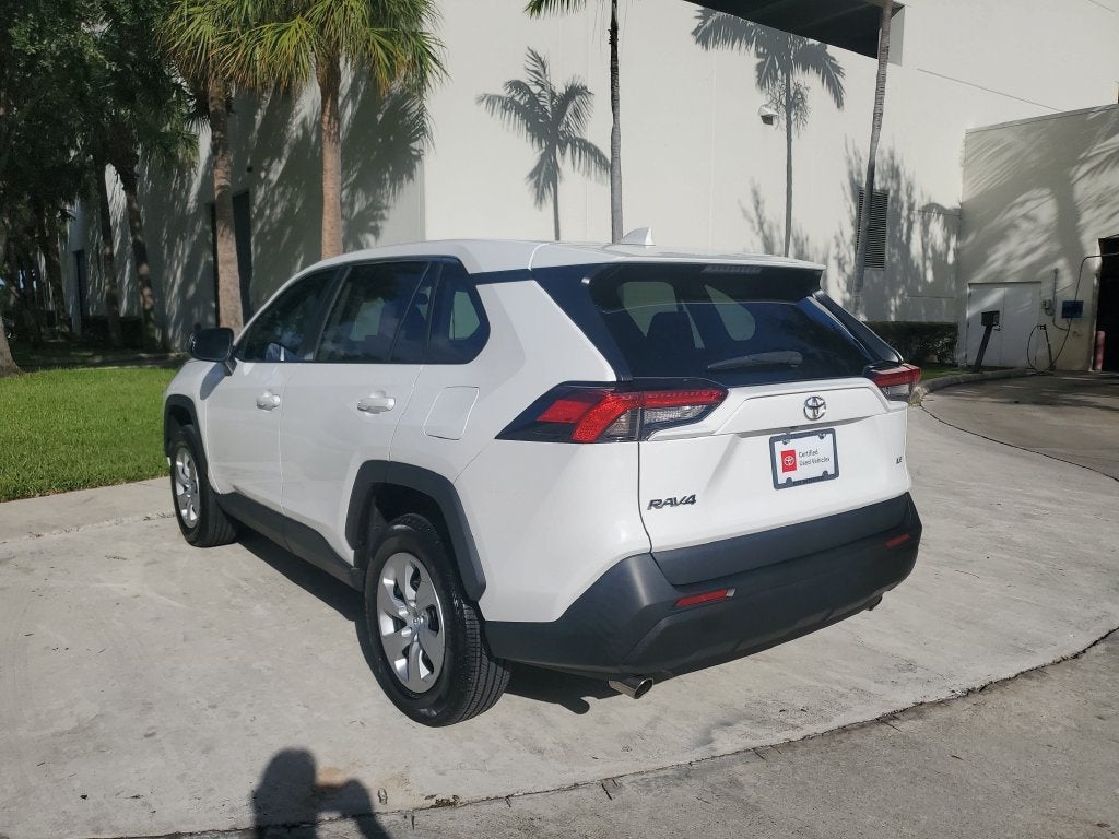 2024 Toyota RAV4 LE