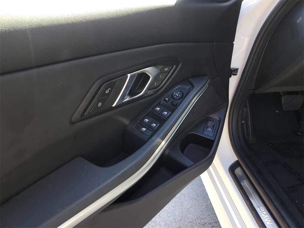 2025 BMW 3 Series 330i xDrive