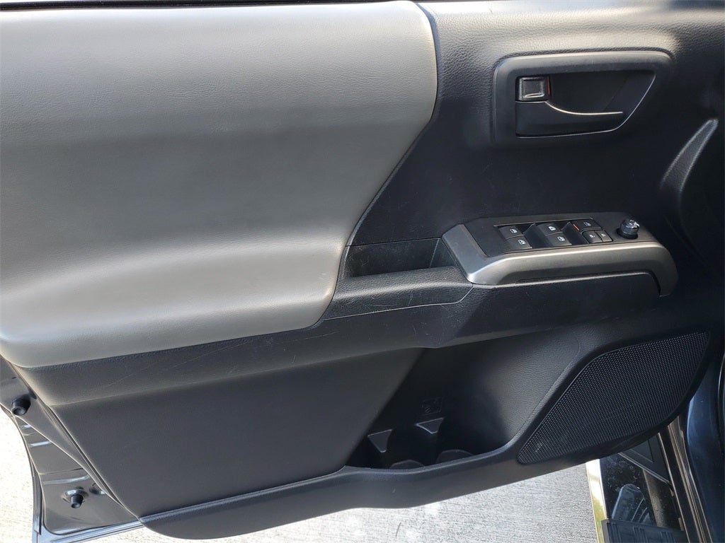 2020 Toyota Tacoma SR5 V6