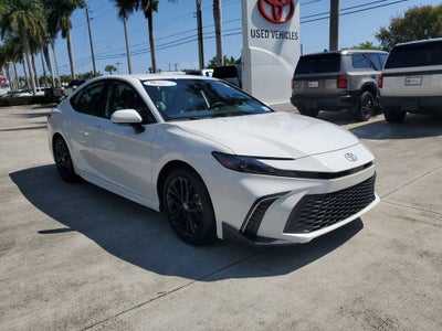 2025 Toyota Camry SE