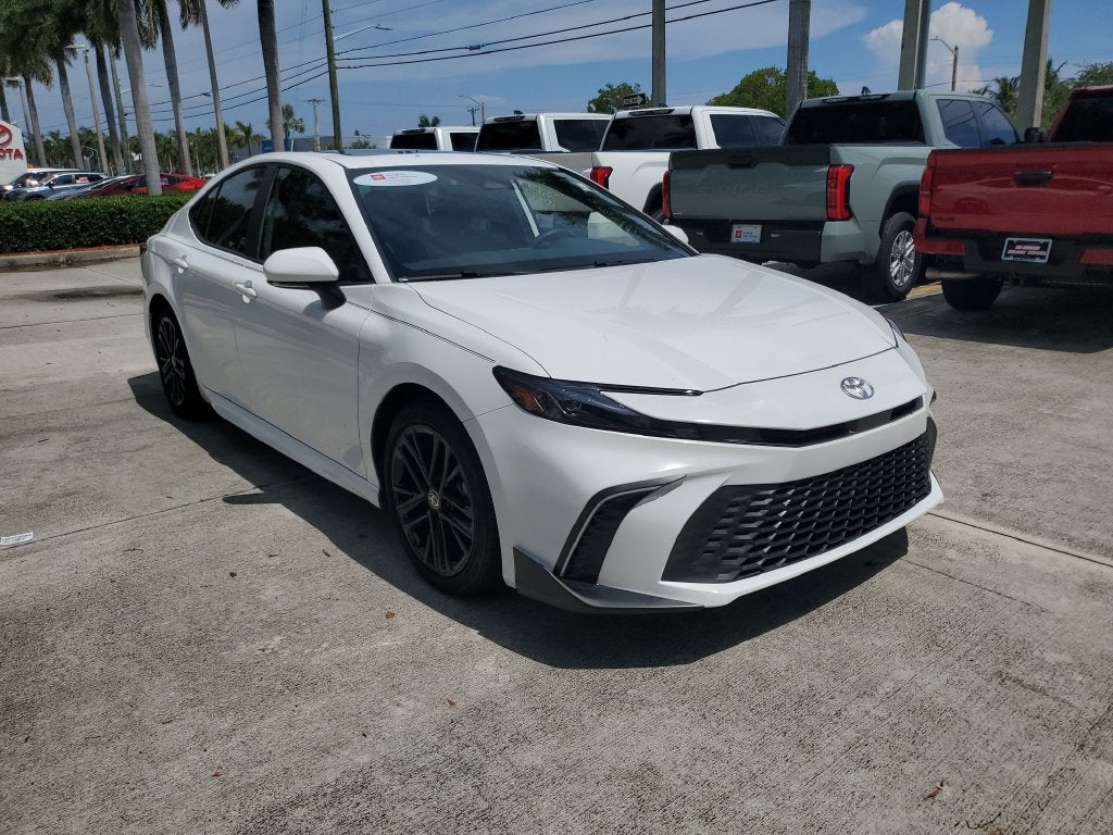 2025 Toyota Camry SE