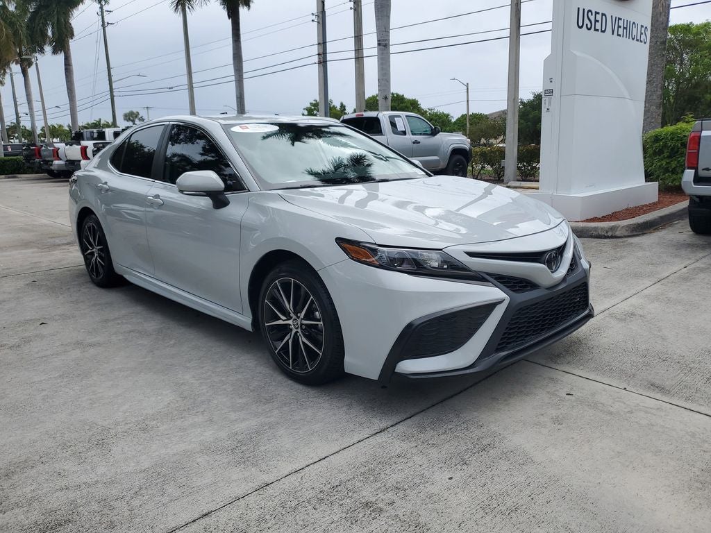 2024 Toyota Camry SE