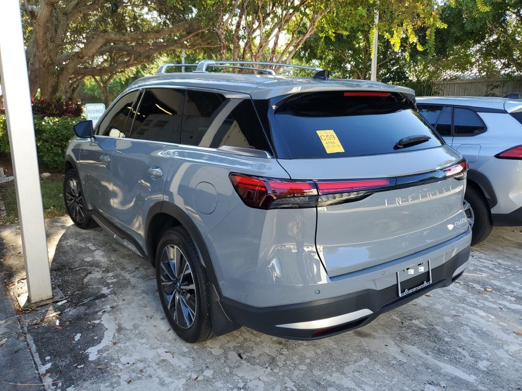 2026 INFINITI QX60 LUXE