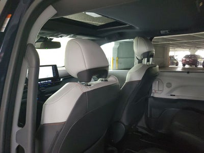 2023 Toyota Sienna XSE 7 Passenger