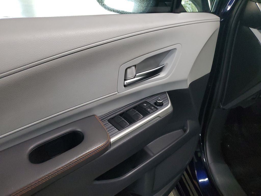 2023 Toyota Sienna XSE 7 Passenger