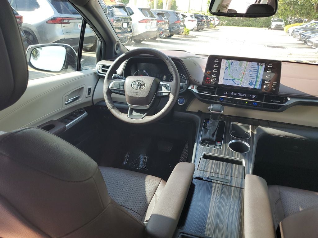 2023 Toyota Sienna Platinum 7 Passenger