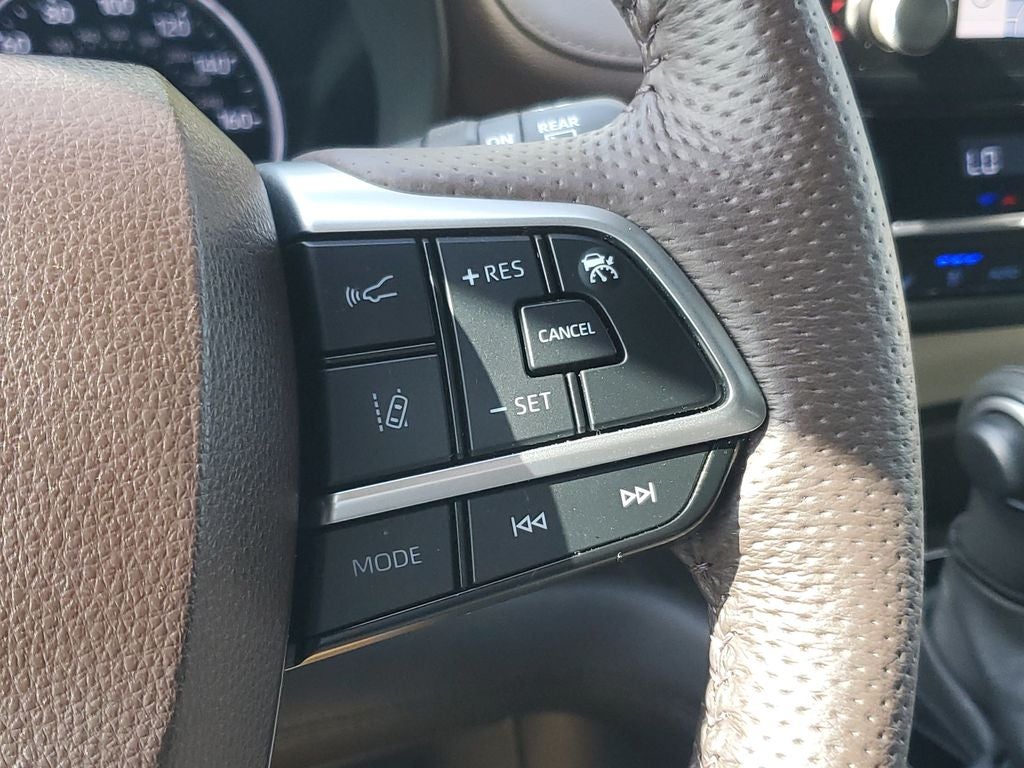 2023 Toyota Sienna Platinum 7 Passenger