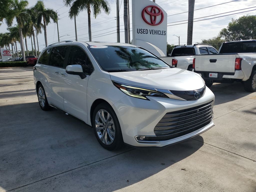 2023 Toyota Sienna Platinum 7 Passenger