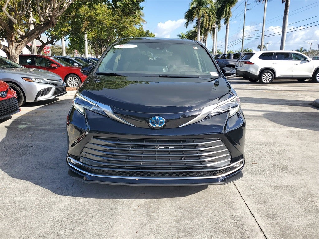 2024 Toyota Sienna Platinum 7 Passenger