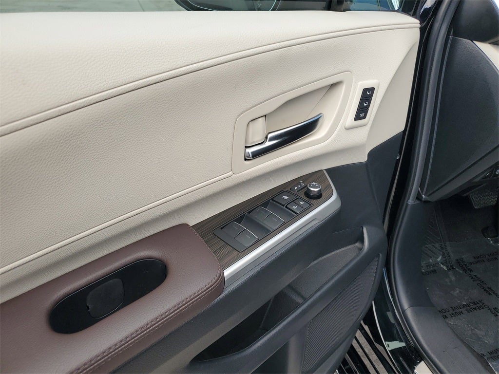 2024 Toyota Sienna Platinum 7 Passenger