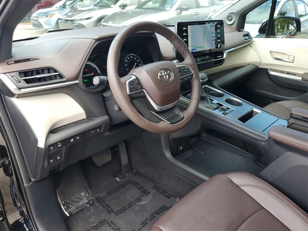 2024 Toyota Sienna Platinum 7 Passenger