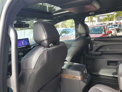 2026 Toyota Sienna Platinum 7 Passenger