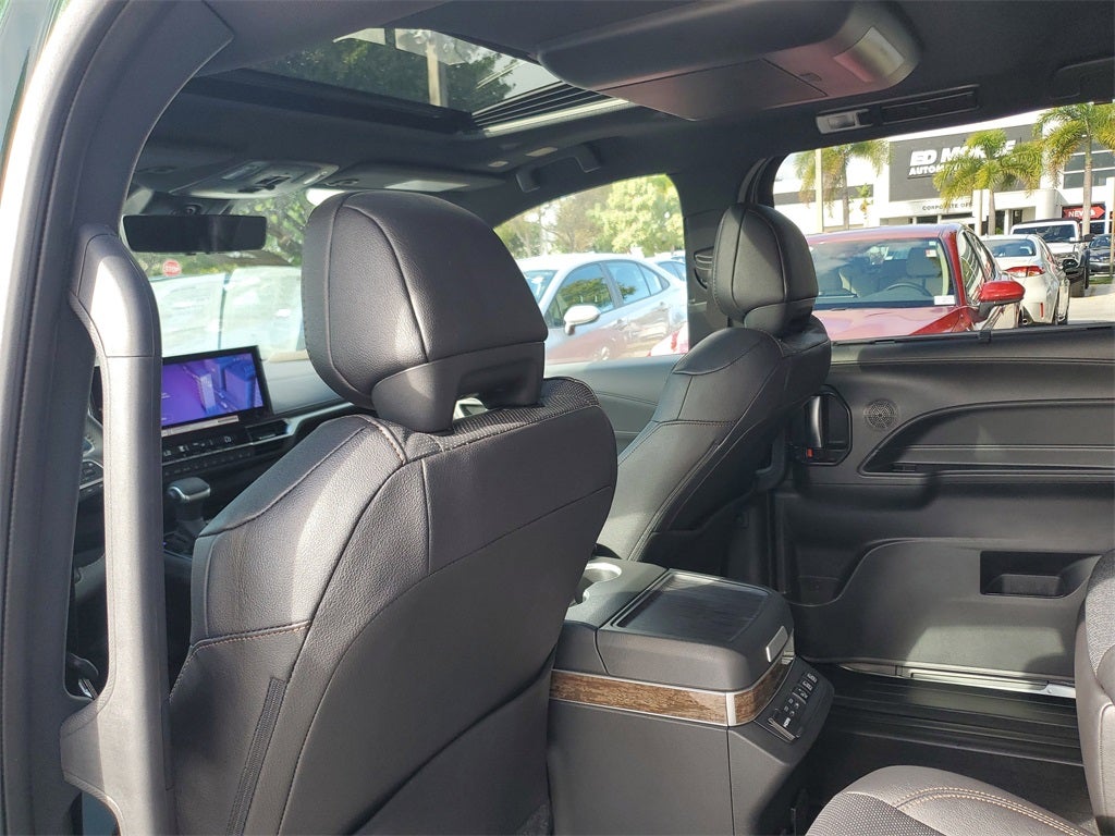 2026 Toyota Sienna Platinum 7 Passenger