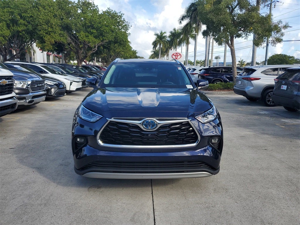 2021 Toyota Highlander Hybrid Platinum