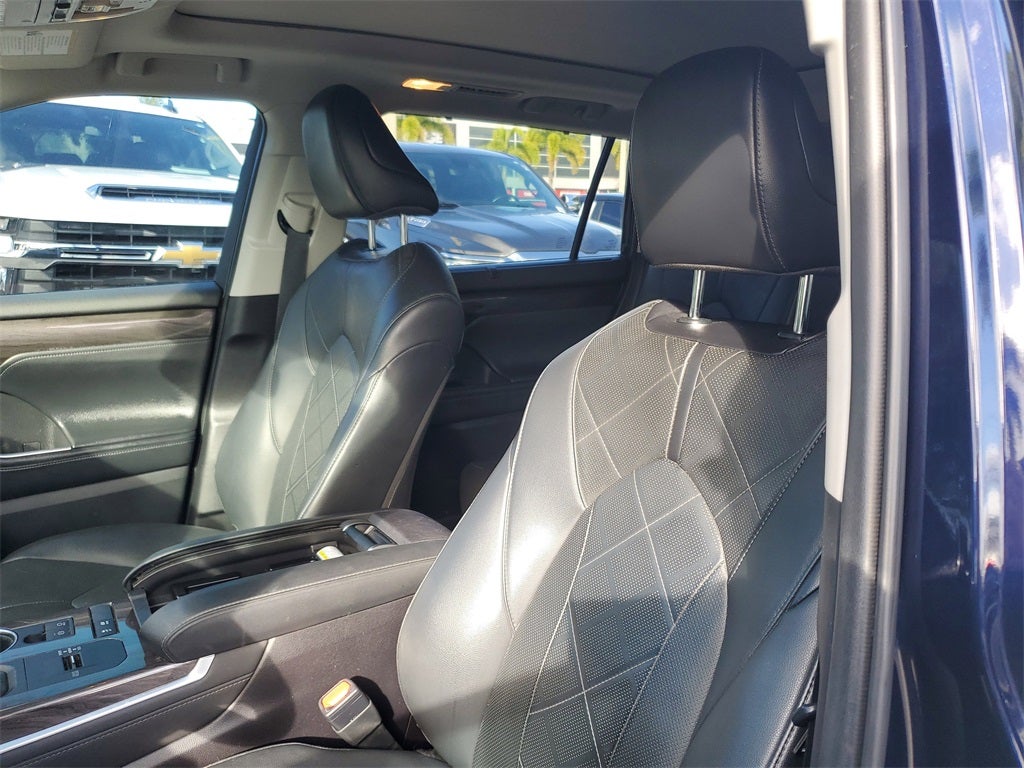 2021 Toyota Highlander Hybrid Platinum