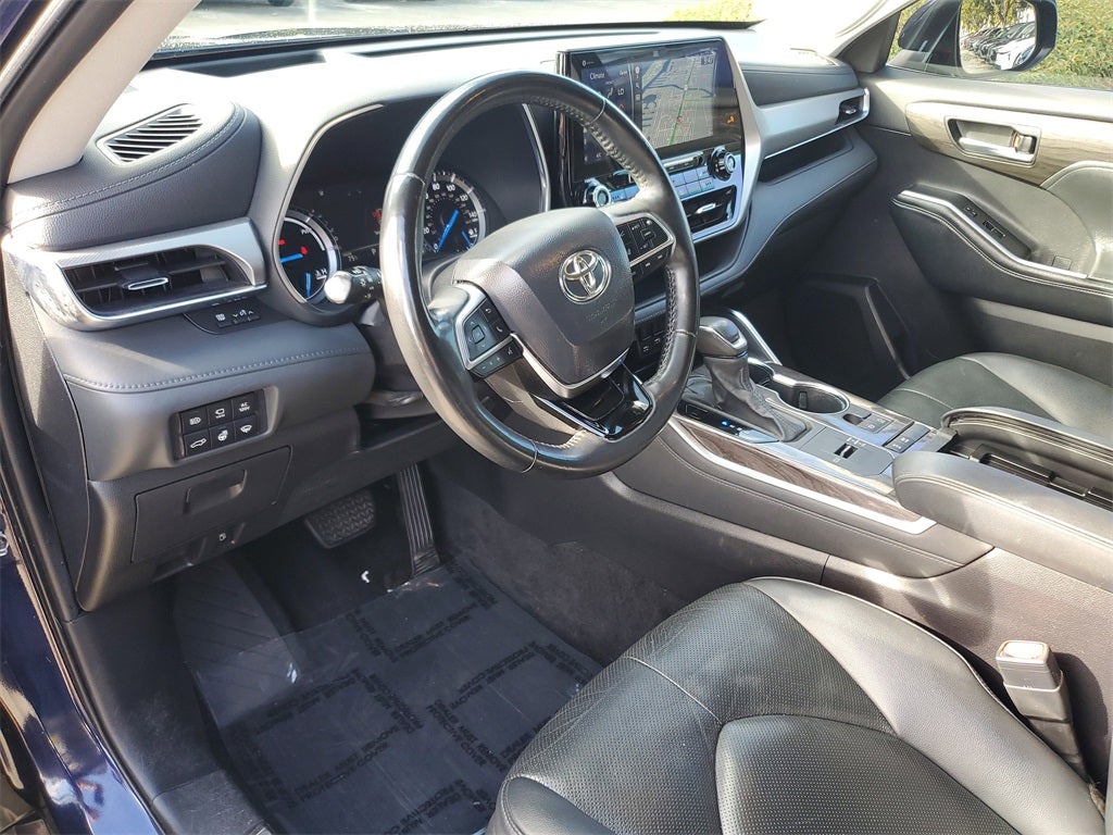 2021 Toyota Highlander Hybrid Platinum