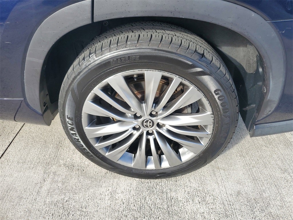 2021 Toyota Highlander Hybrid Platinum