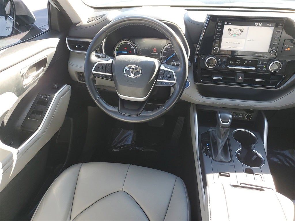 2022 Toyota Highlander Hybrid XLE