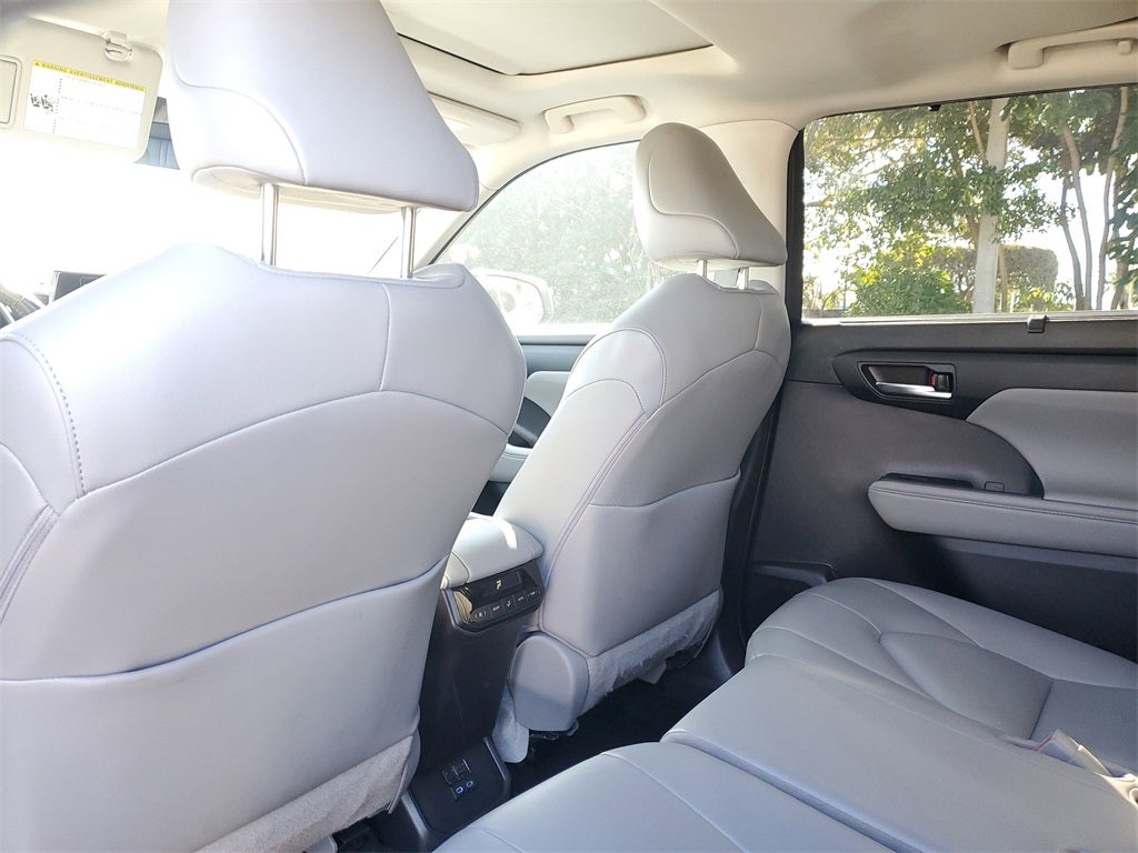 2022 Toyota Highlander Hybrid XLE