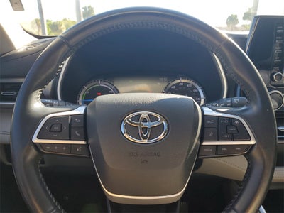 2022 Toyota Highlander Hybrid XLE