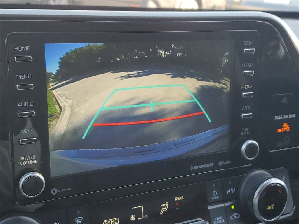 2022 Toyota Highlander Hybrid XLE