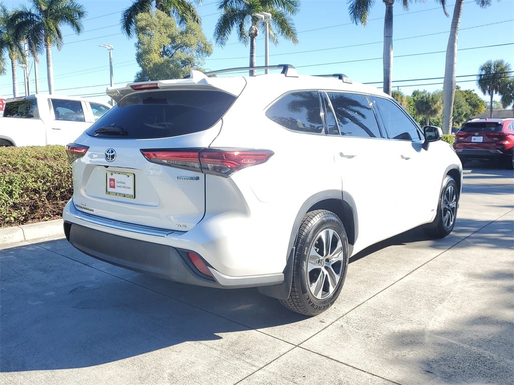 2022 Toyota Highlander Hybrid XLE