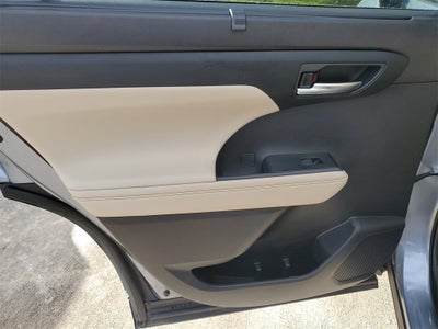 2023 Toyota Highlander Hybrid XLE