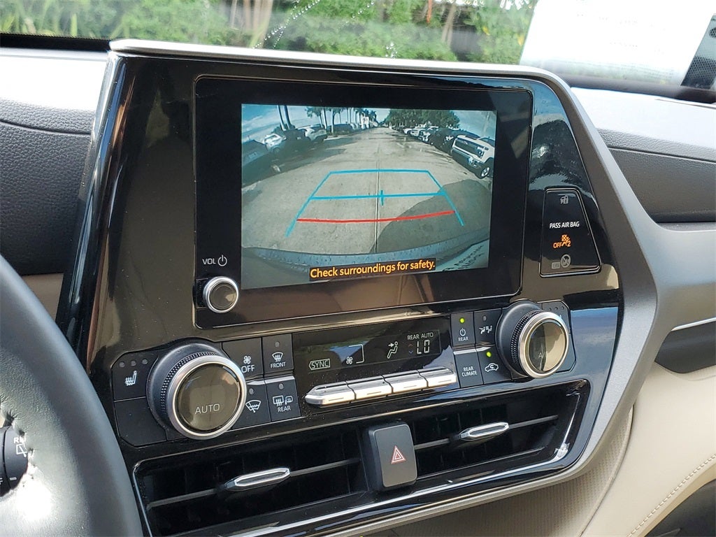 2023 Toyota Highlander Hybrid XLE