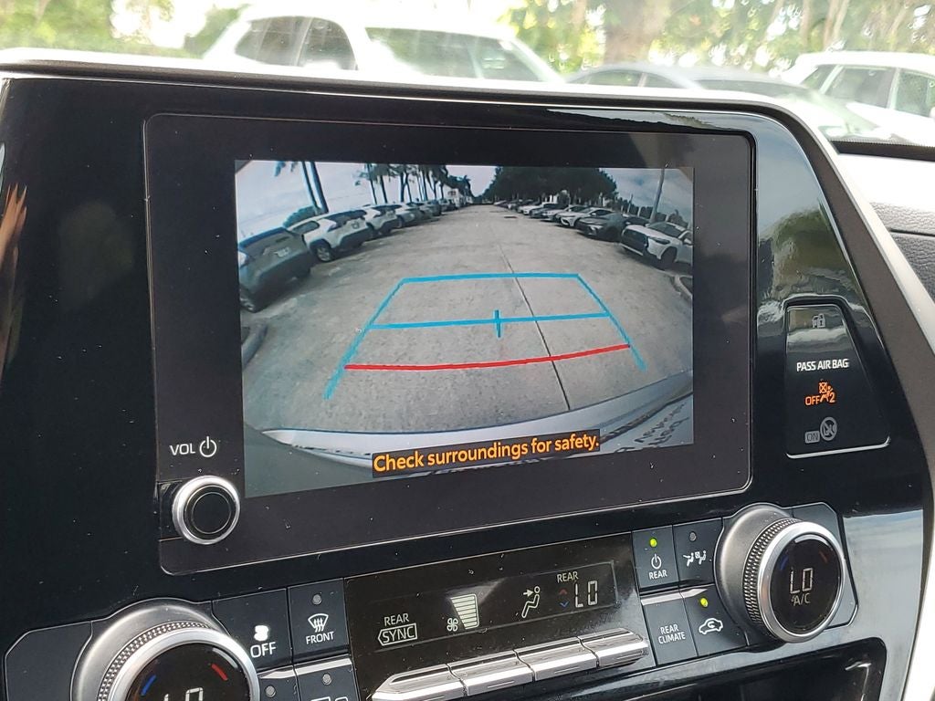 2023 Toyota Highlander LE