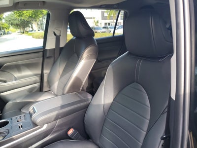 2024 Toyota Highlander XLE