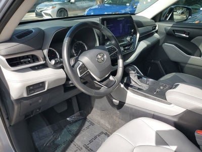 2023 Toyota Highlander XLE