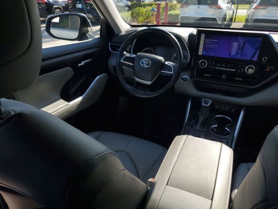 2023 Toyota Highlander XLE
