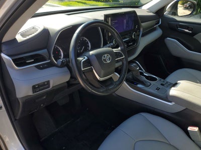 2023 Toyota Highlander XLE
