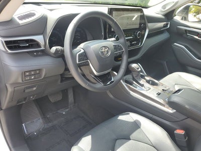 2024 Toyota Highlander Platinum