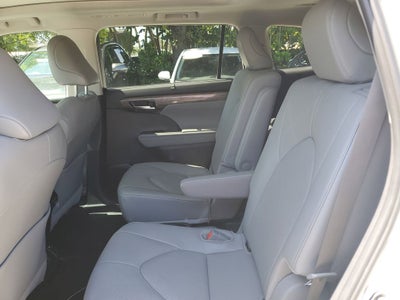 2025 Toyota Highlander Platinum