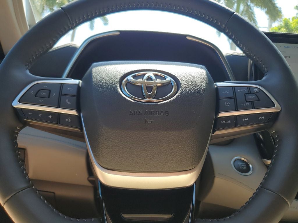 2025 Toyota Highlander Platinum