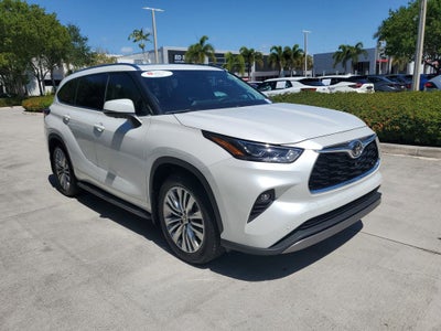 2025 Toyota Highlander Platinum