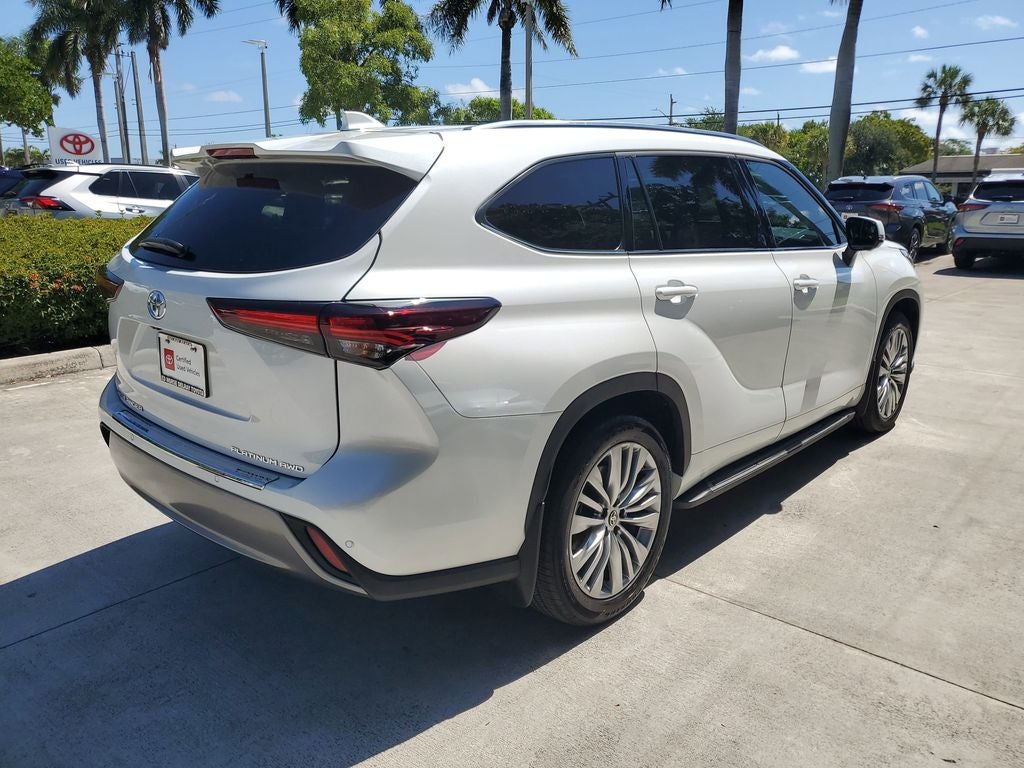2025 Toyota Highlander Platinum