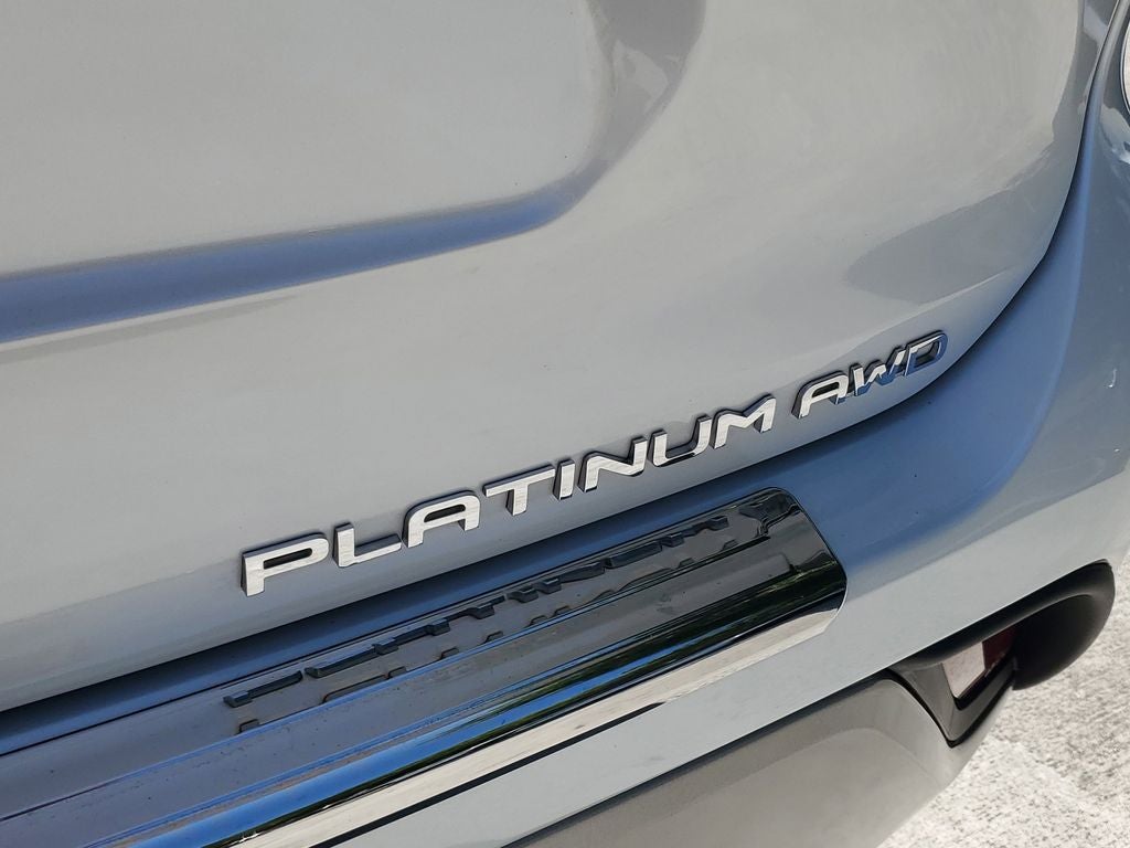 2025 Toyota Highlander Platinum