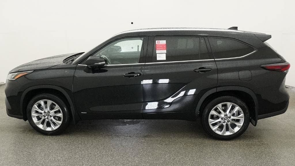 2026 Toyota Highlander Hybrid Limited