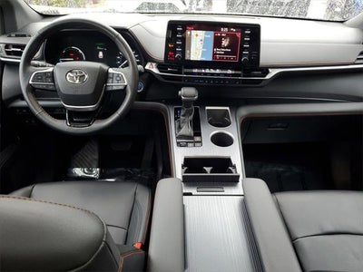 2022 Toyota Sienna XSE 7 Passenger