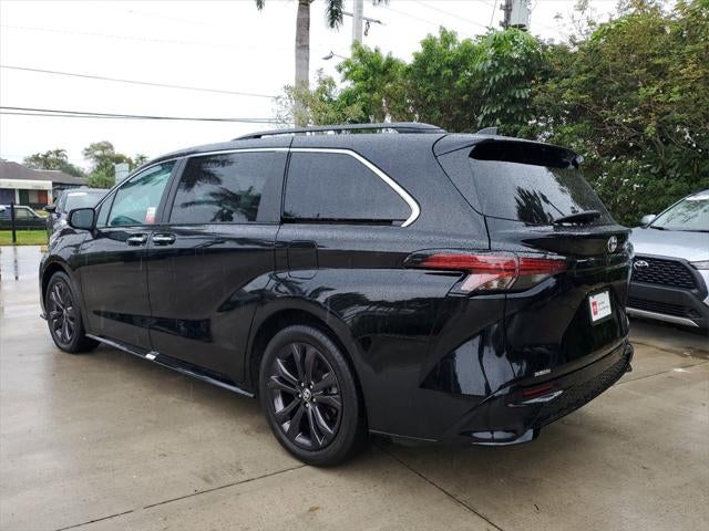 2022 Toyota Sienna XSE 7 Passenger
